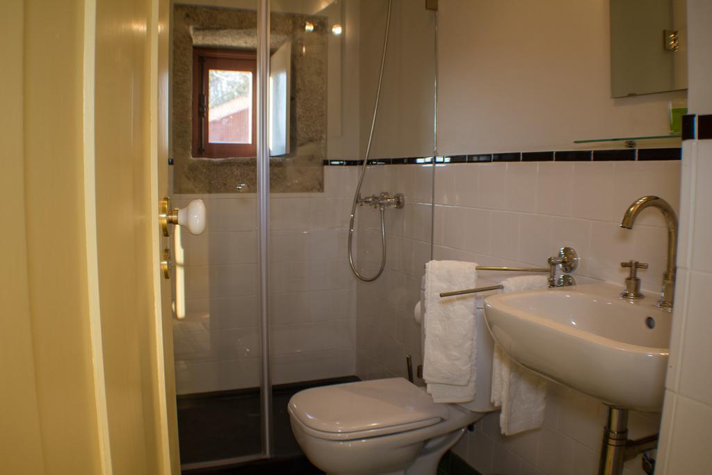 Casas Dos Avos Guest House Vale de Cambra Bilik gambar