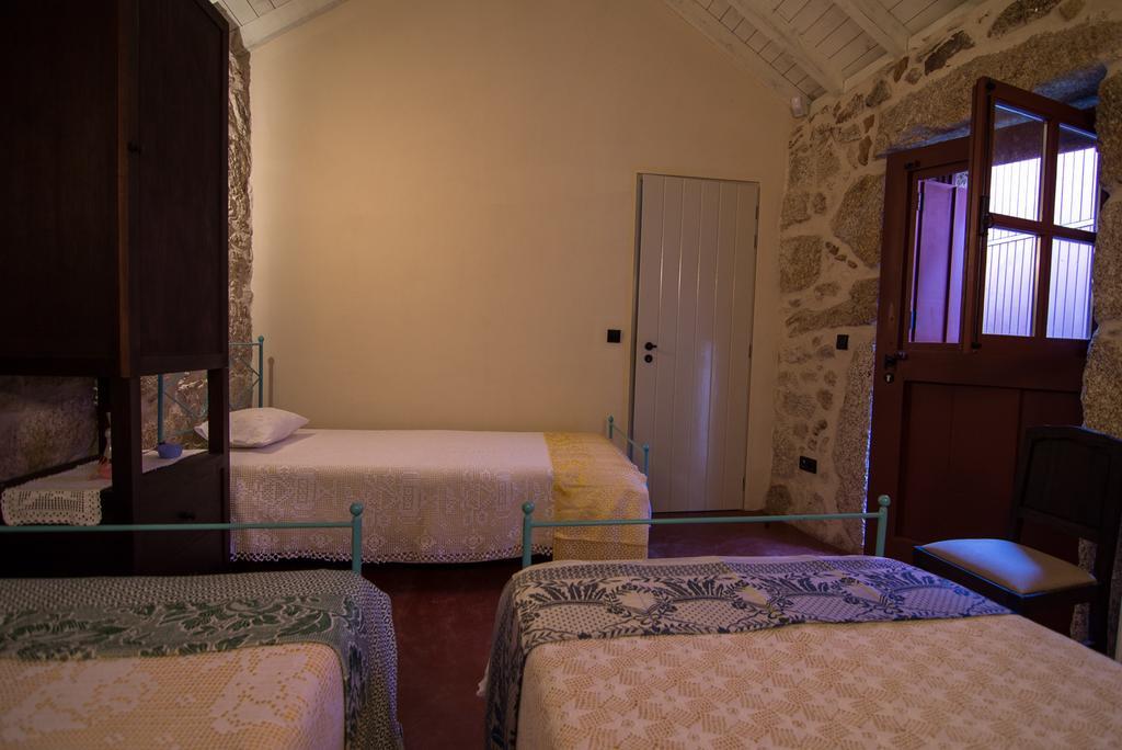 Casas Dos Avos Guest House Vale de Cambra Bilik gambar