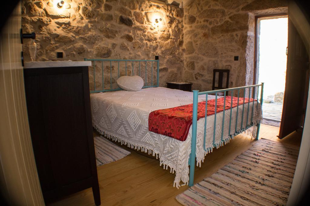 Casas Dos Avos Guest House Vale de Cambra Bilik gambar