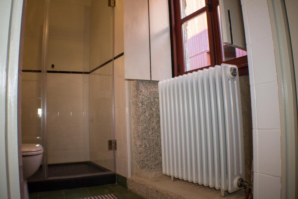 Casas Dos Avos Guest House Vale de Cambra Bilik gambar