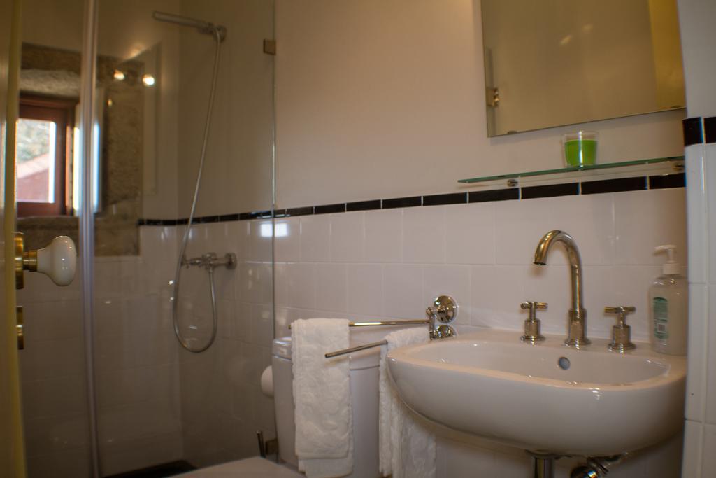 Casas Dos Avos Guest House Vale de Cambra Bilik gambar