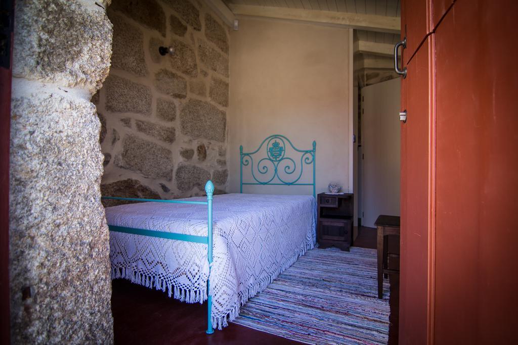 Casas Dos Avos Guest House Vale de Cambra Bilik gambar