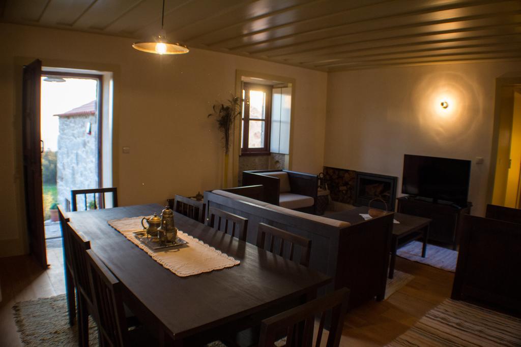 Casas Dos Avos Guest House Vale de Cambra Bilik gambar