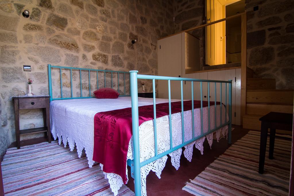 Casas Dos Avos Guest House Vale de Cambra Bilik gambar