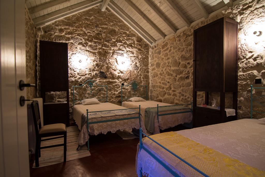 Casas Dos Avos Guest House Vale de Cambra Bilik gambar